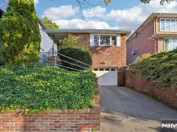 326 3rd Street, Palisades Park, NJ 07650