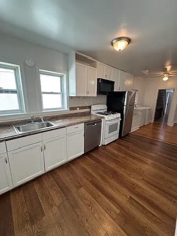 3 bed, 2.0 bath, $2,695 — Photo 4
