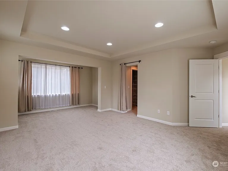 574 Lyons Pl NE — Photo 15
