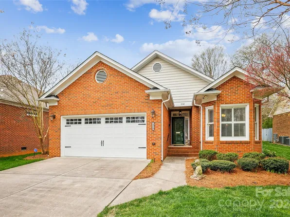 5518 Dunedin Ln, Charlotte, NC 28270
