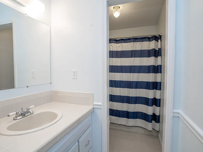218 Long Island Dr — Photo 37