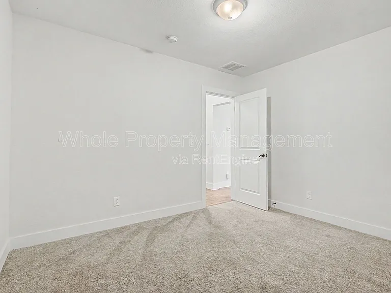 2514 Clermont St — Photo 26