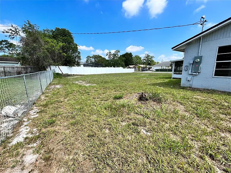 1494 Courtland Blvd — Photo 23
