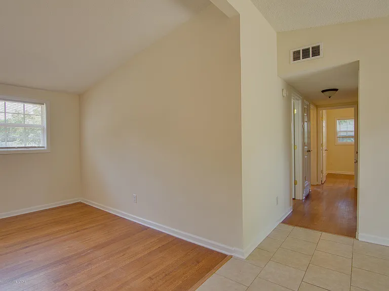 1707 Swayze Cv — Photo 4