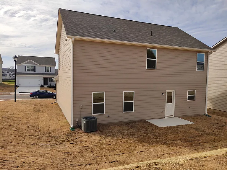 842 Independence Ave — Photo 2