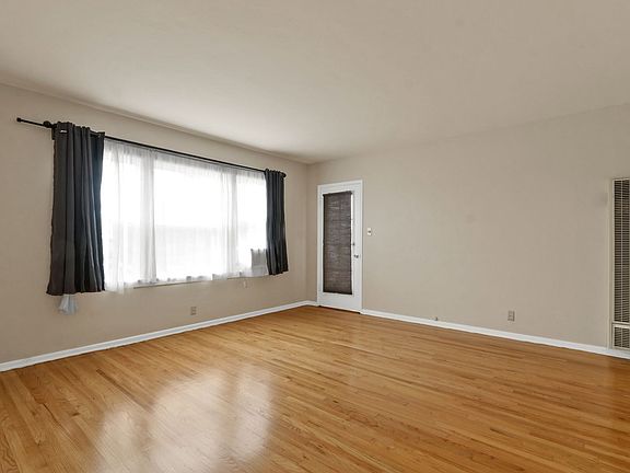 3rd image of 1151 Okoboji Dr #D