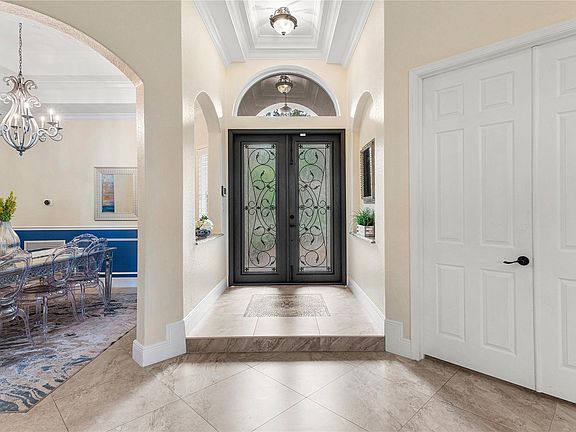 4th image of 918 NW 123rd Drive