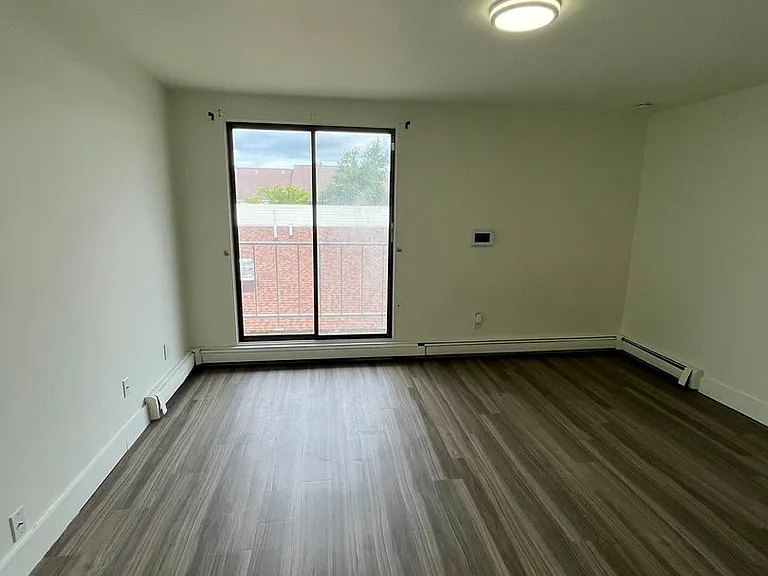 Sycamore Place Apartments — Photo 36