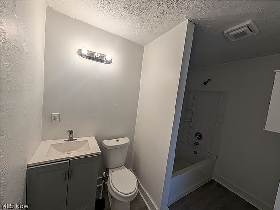 5th image of 1339 Washington Ave
