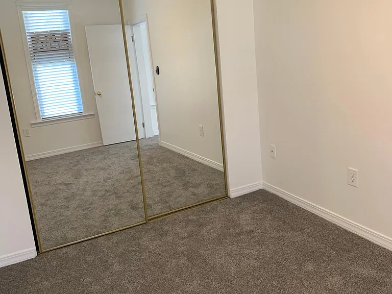 2517 N Washington St — Photo 4