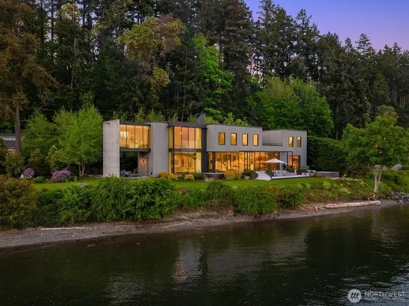 10555 NE Seaborn Road, Bainbridge Island, WA 98110
