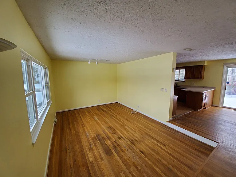 32 Golden Rod Ln — Photo 4