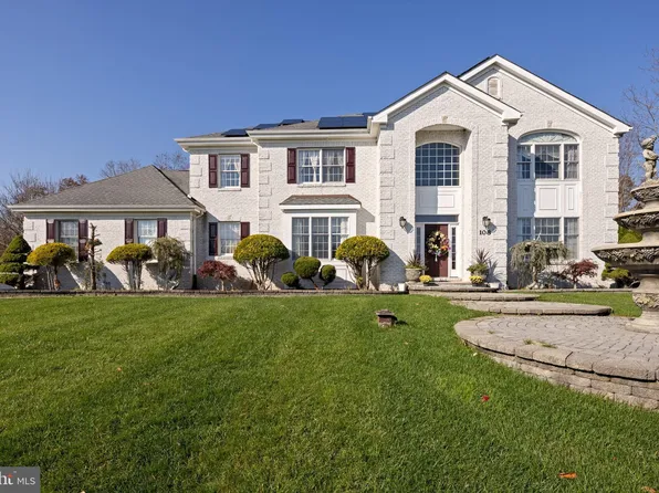 108 Kristine Ave, Manahawkin, NJ 08050