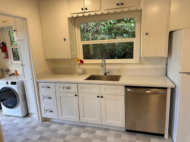 647 Brooks Ave — Photo 14