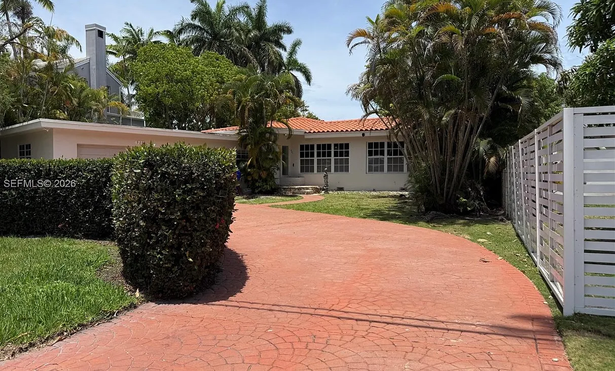 3 bed, 2257 sqft, $9,000 — Photo 2