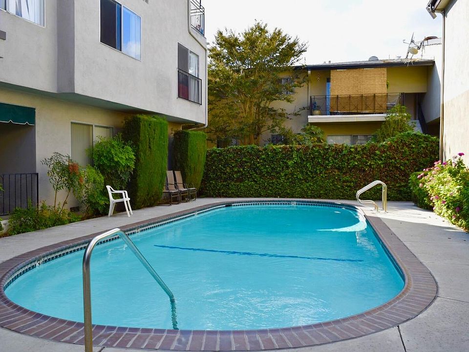 1st image of 220 E Live Oak St APT 18