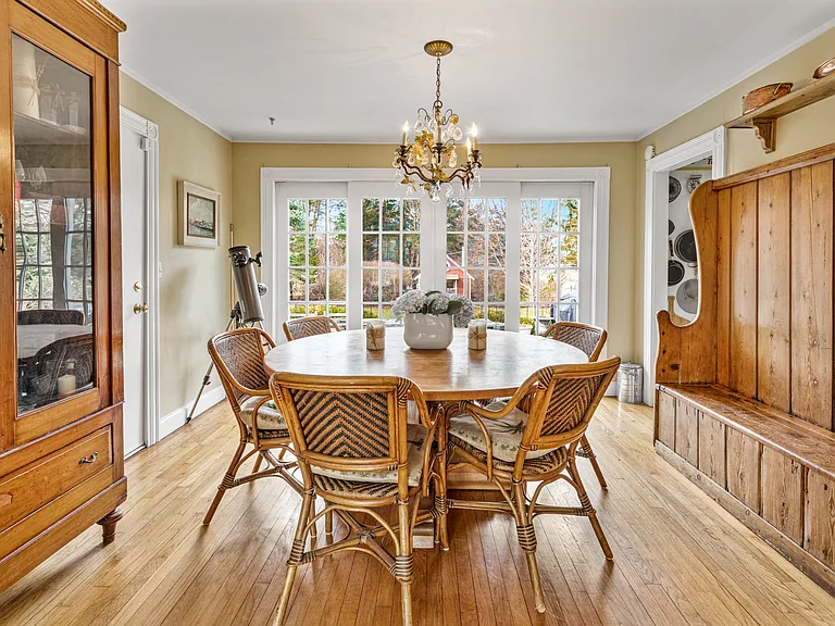 379 Ferry Rd — Photo 5