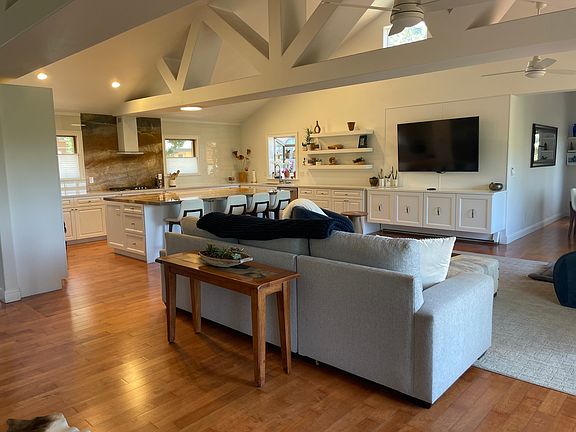 Great room looking toward kitchen
