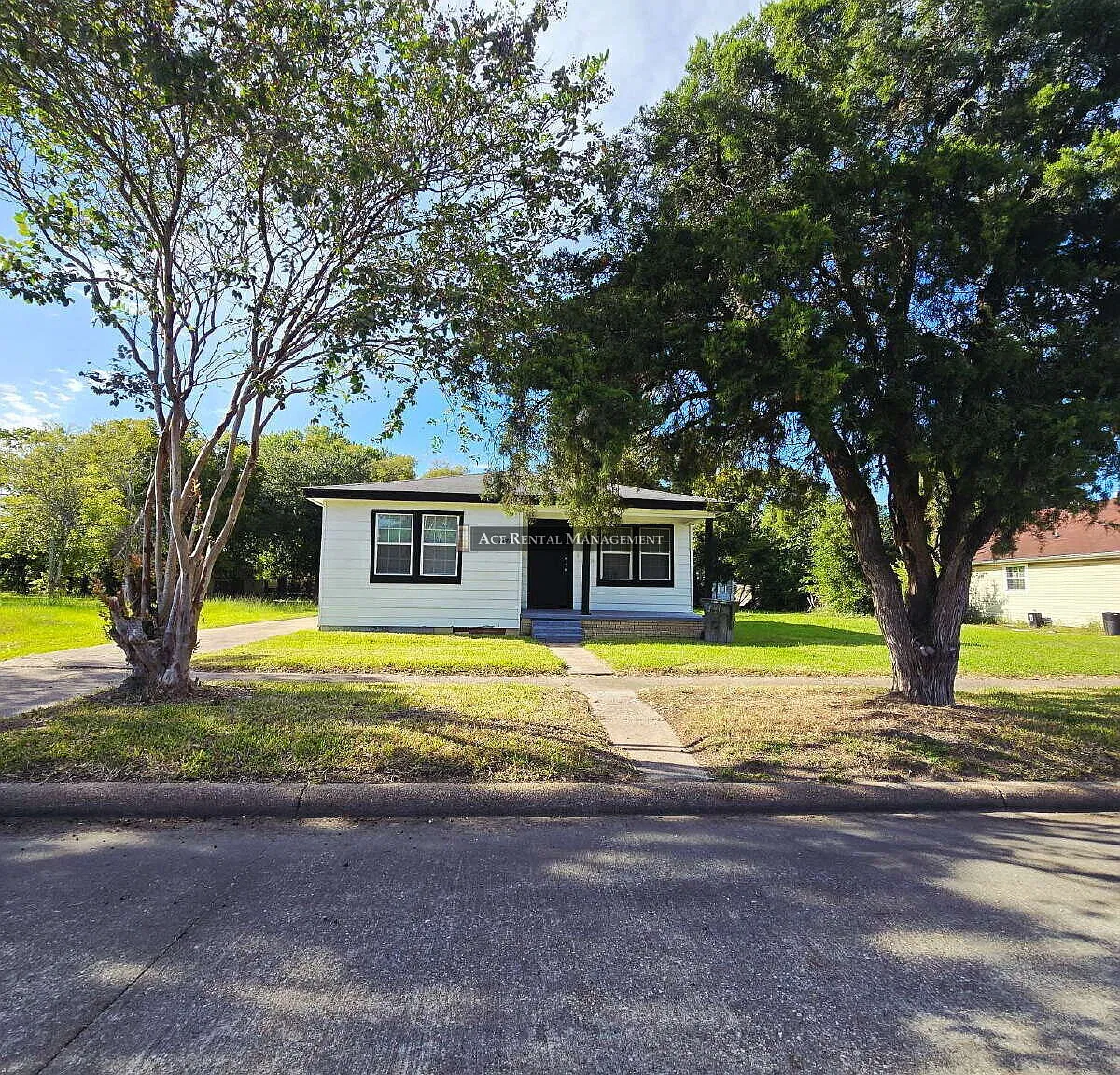 Coming Soon!! Newly Remodeled 2-Bedroom Home with a Spacious Yard in Port Arthur, TX! — Photo 1