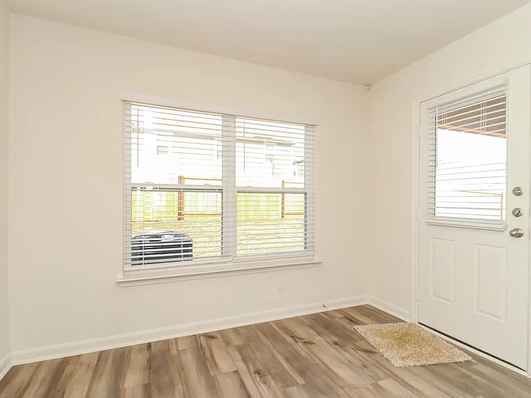 1313 Woodwinds Dr — Photo 6