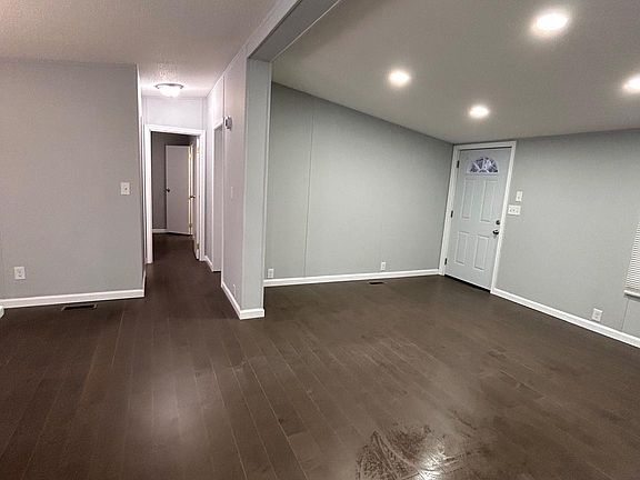 4th image of 48 Boones Dr