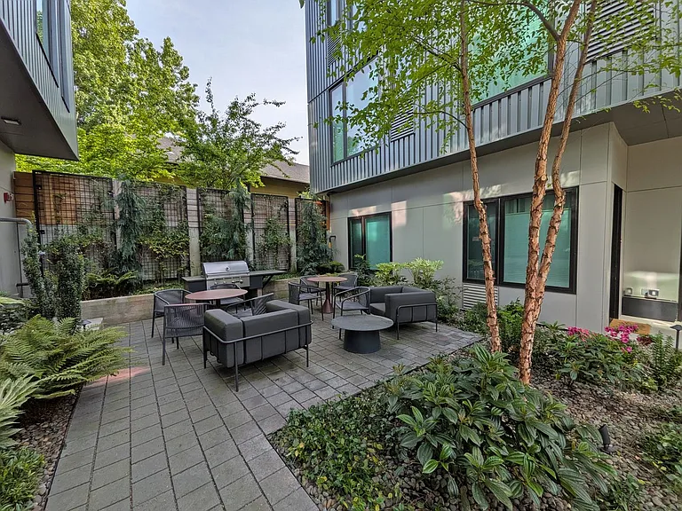 Soleil Apartments — Photo 11