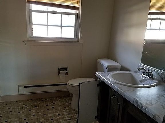 3rd image of 59B Edinburgh Ln #B