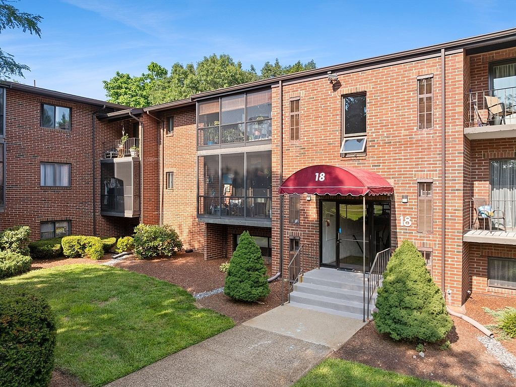 221 Oak St APT 18-24