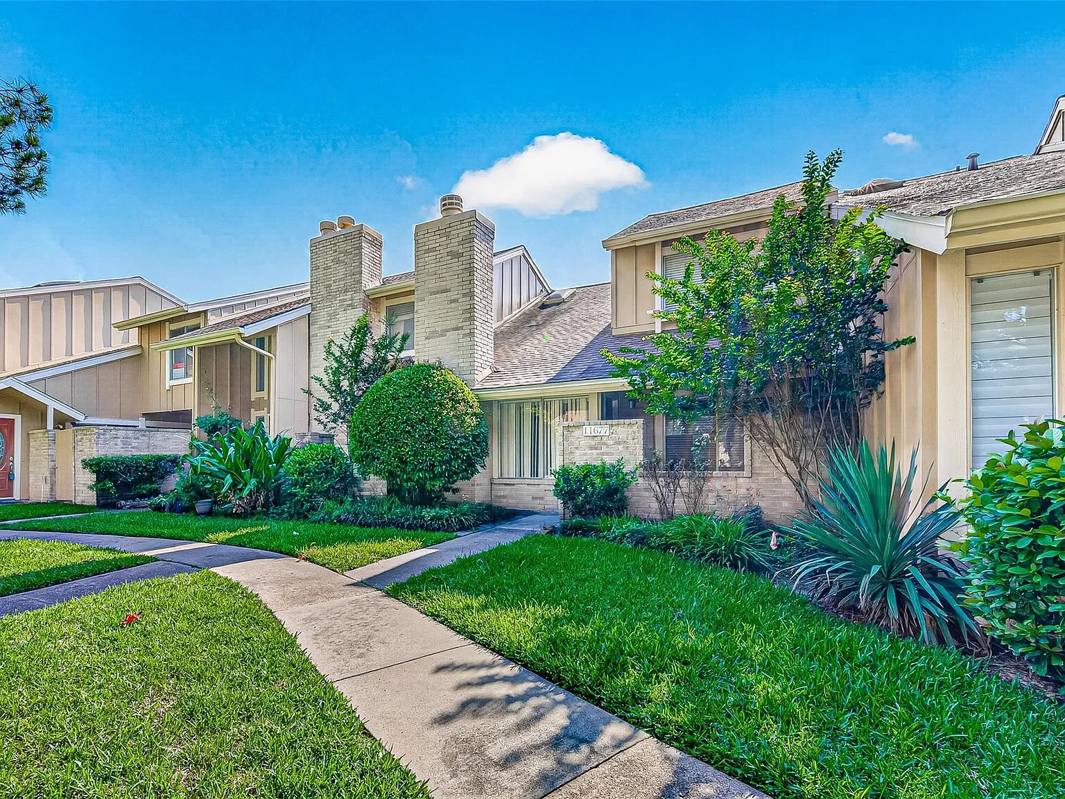 3 bed, 2.5 bath, 1444 sqft, $2,000 — Photo 2