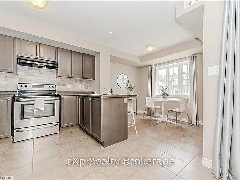 15 Carere Cres #44B — Photo 5