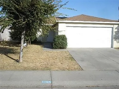 1104 Marlow St photo 1