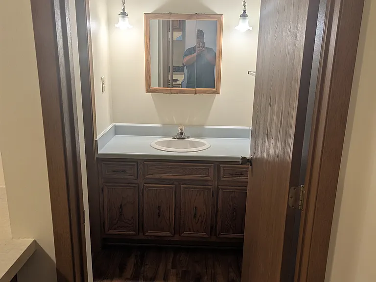 COLONIAL SQUARE APARTMENTS — Photo 5