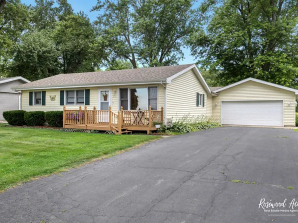 378 S Barbara Dr, Kankakee, IL 60901