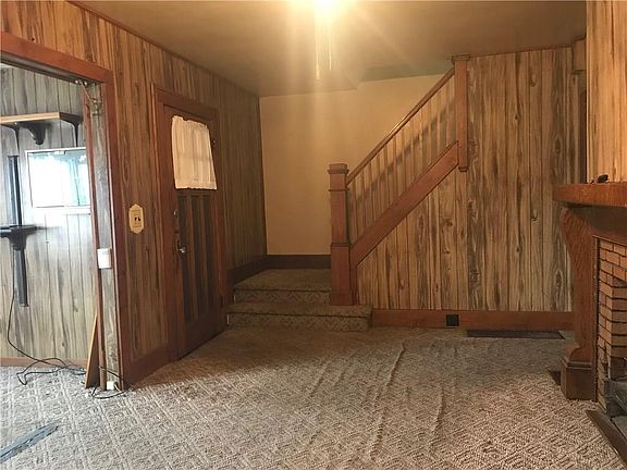 2nd image of 851 E 6th St