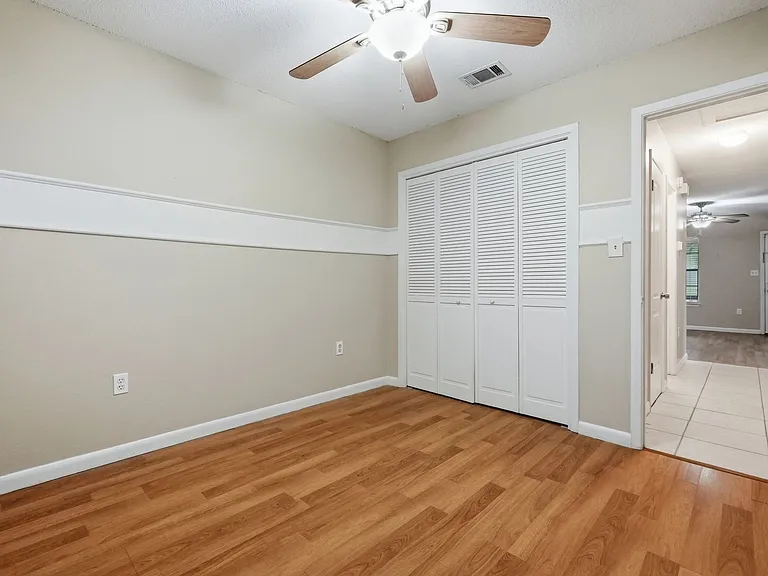 310A Redwood Ave — Photo 18