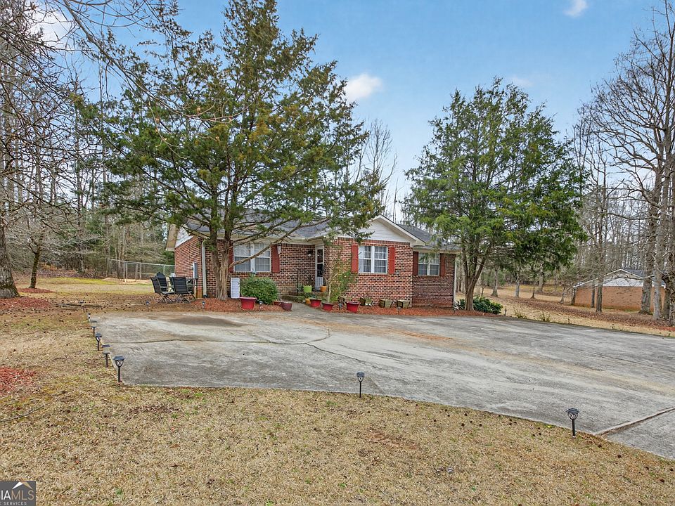 1st image of 205 Big Oak Cir