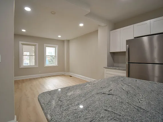 205 S Union St — Photo 9