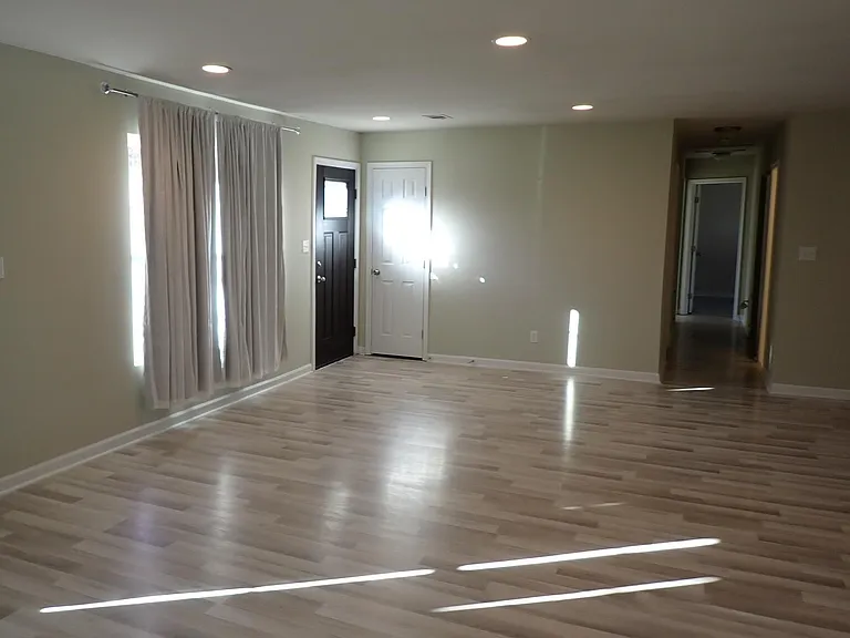 22064 Spring Valley Dr — Photo 4