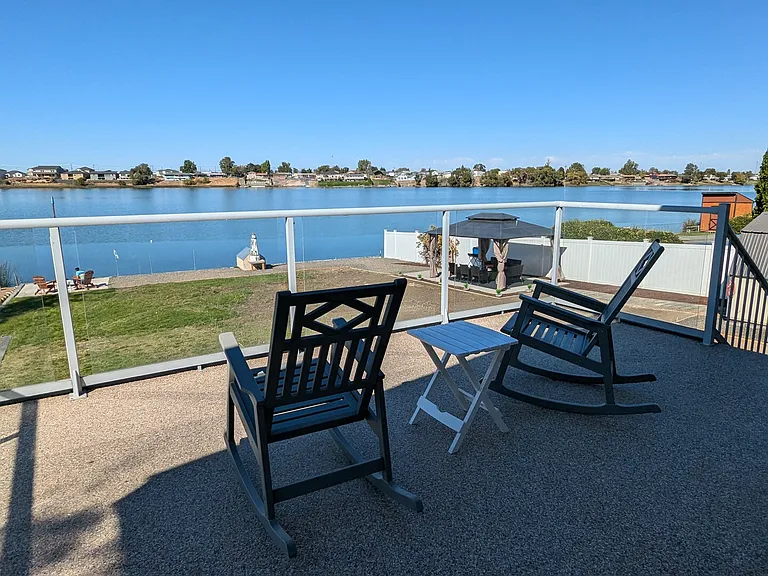 S Lakeway Dr — Photo 4