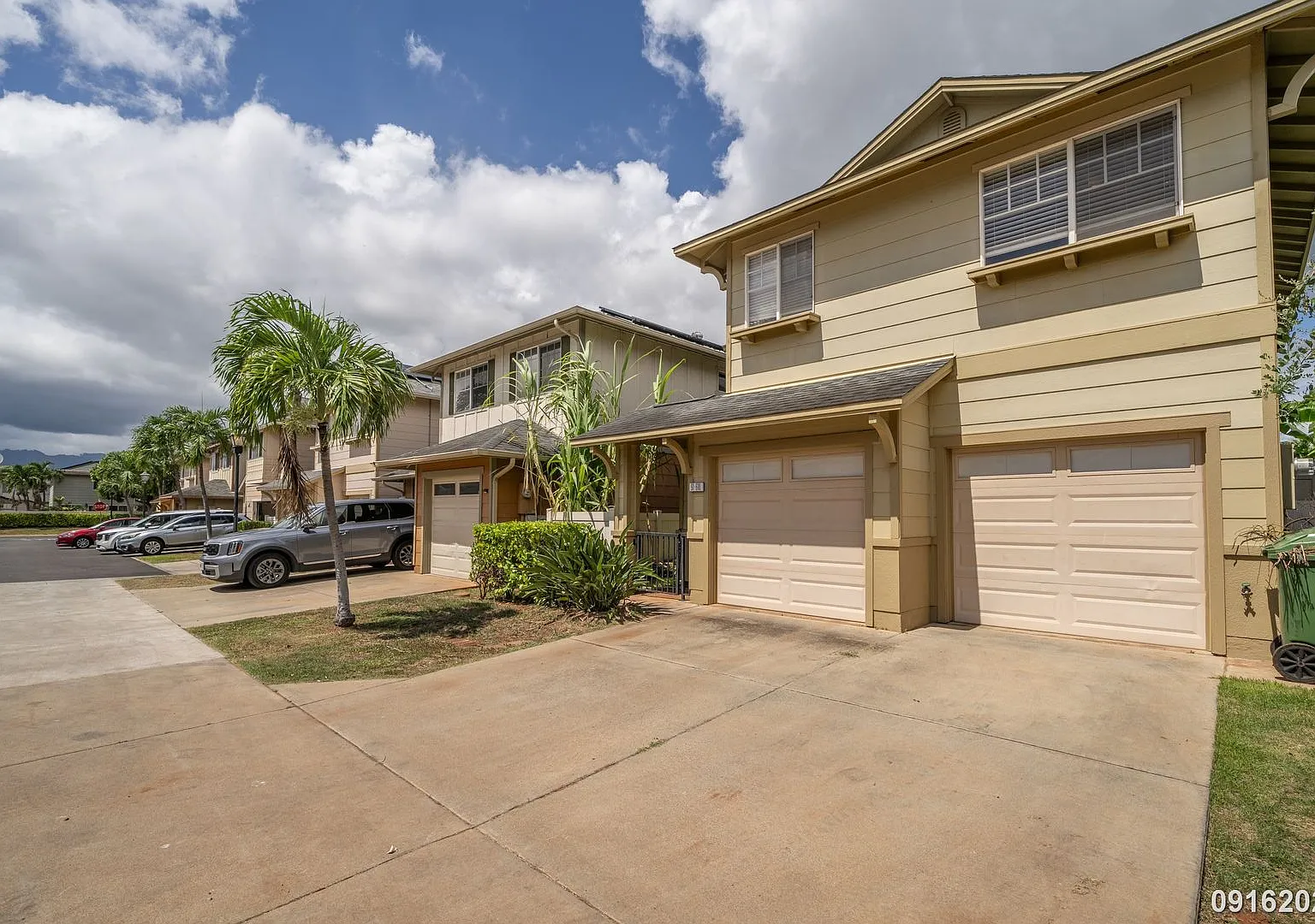 Spacious Ewa Beach Corner Home 4 Bedrooms, 2.5 Bathrooms — Photo 2