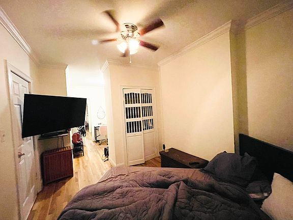 5th image of 570 Morgan Ave APT 1R