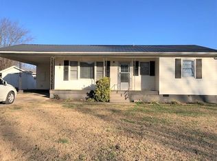 105 College Ave, Huntland, TN 37345