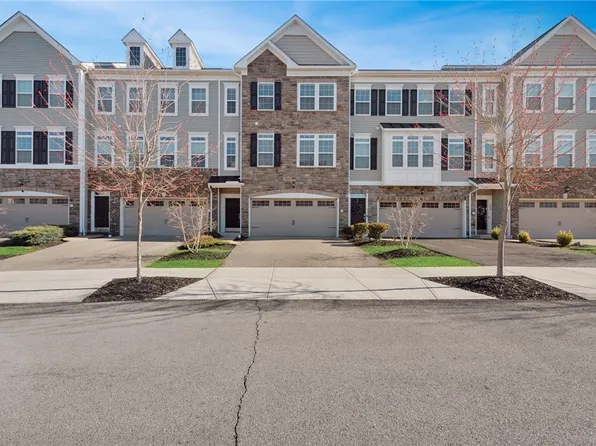 204 Eagle Dr, Cranberry Township, PA 16066