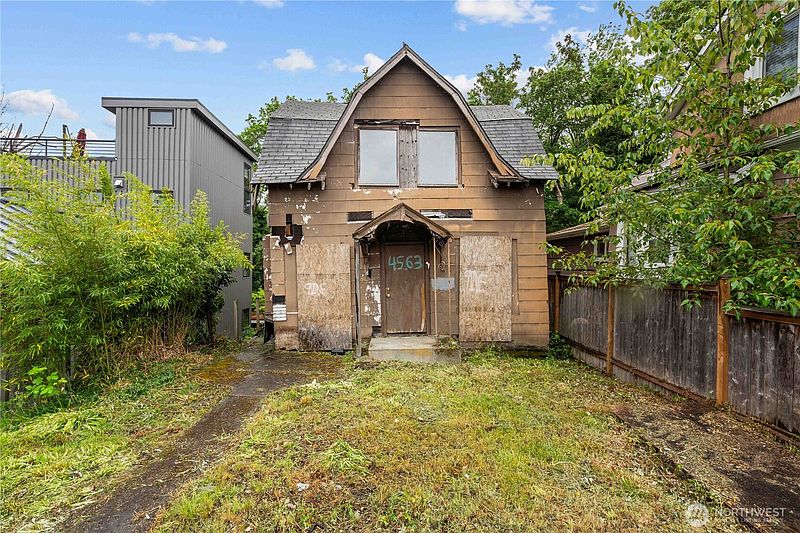 3rd image of 4563 33rd Avenue S