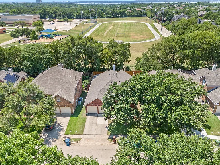 3517 Arbor Creek Ln — Photo 32