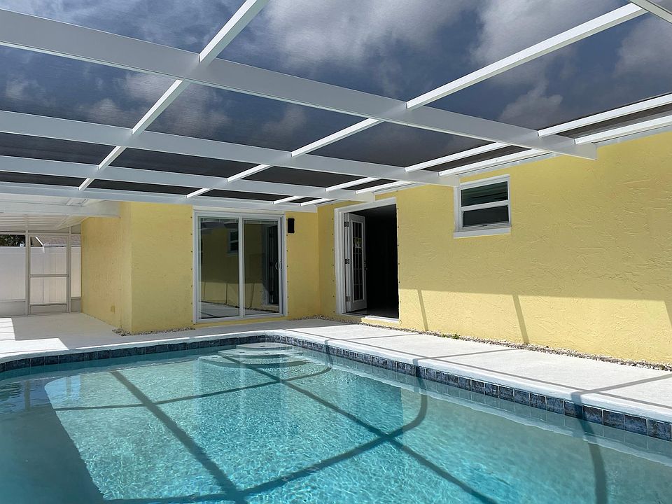 1st image of 5850 Elkhorn Blvd