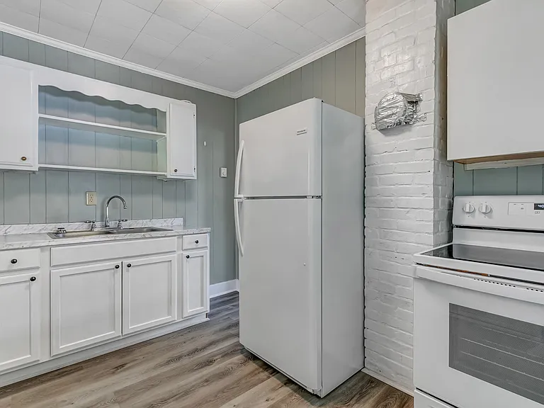 6225 Driftwood Ln — Photo 7