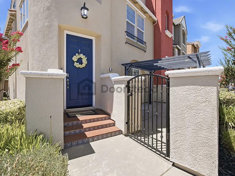 1708 Camino Real Way — Photo 3
