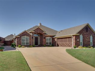 404 Lone Oak Ct, Kennedale, TX 76060