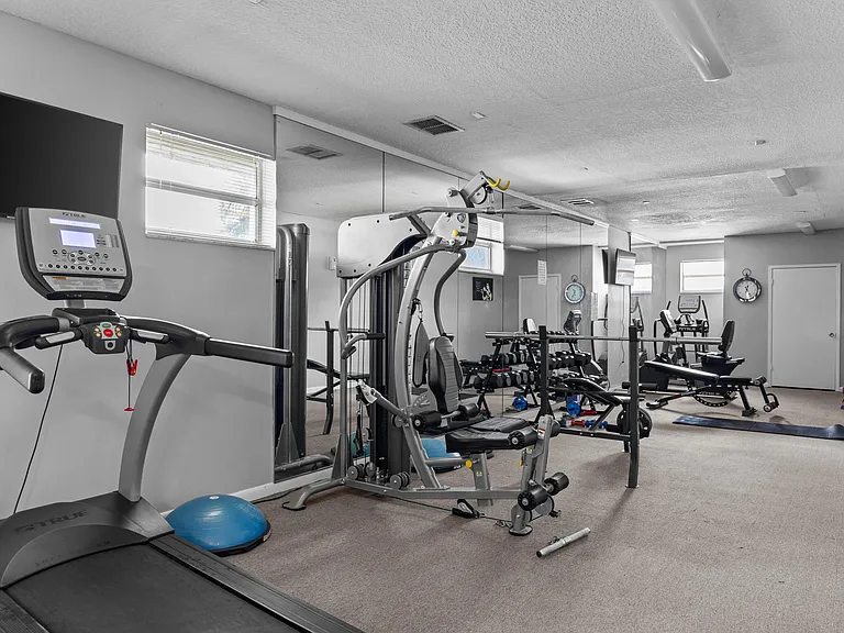 470 Executive Center Dr #5B — Photo 16